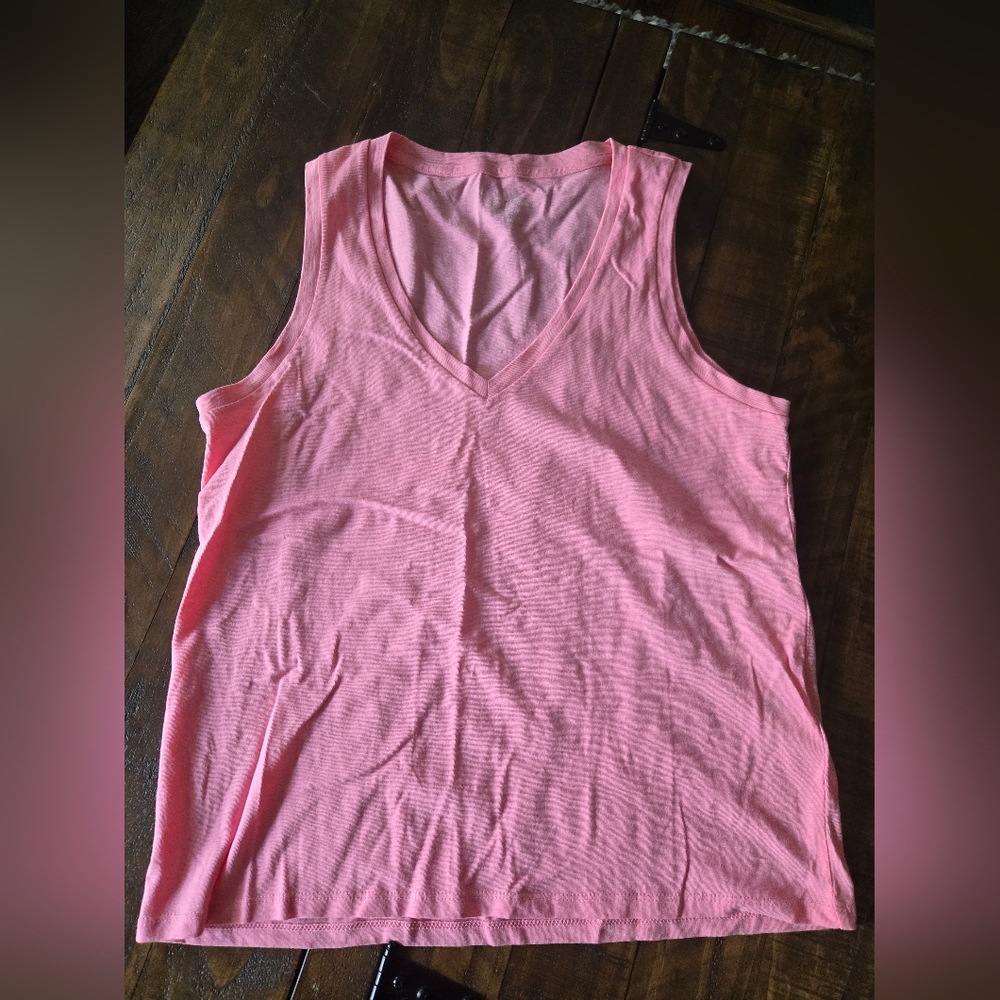 JCrew NWOT Peach Sleaveless T shirt Size M
